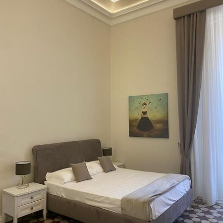 Domus Iole Appartamento Nel Centro Storico Catánia Buitenkant foto
