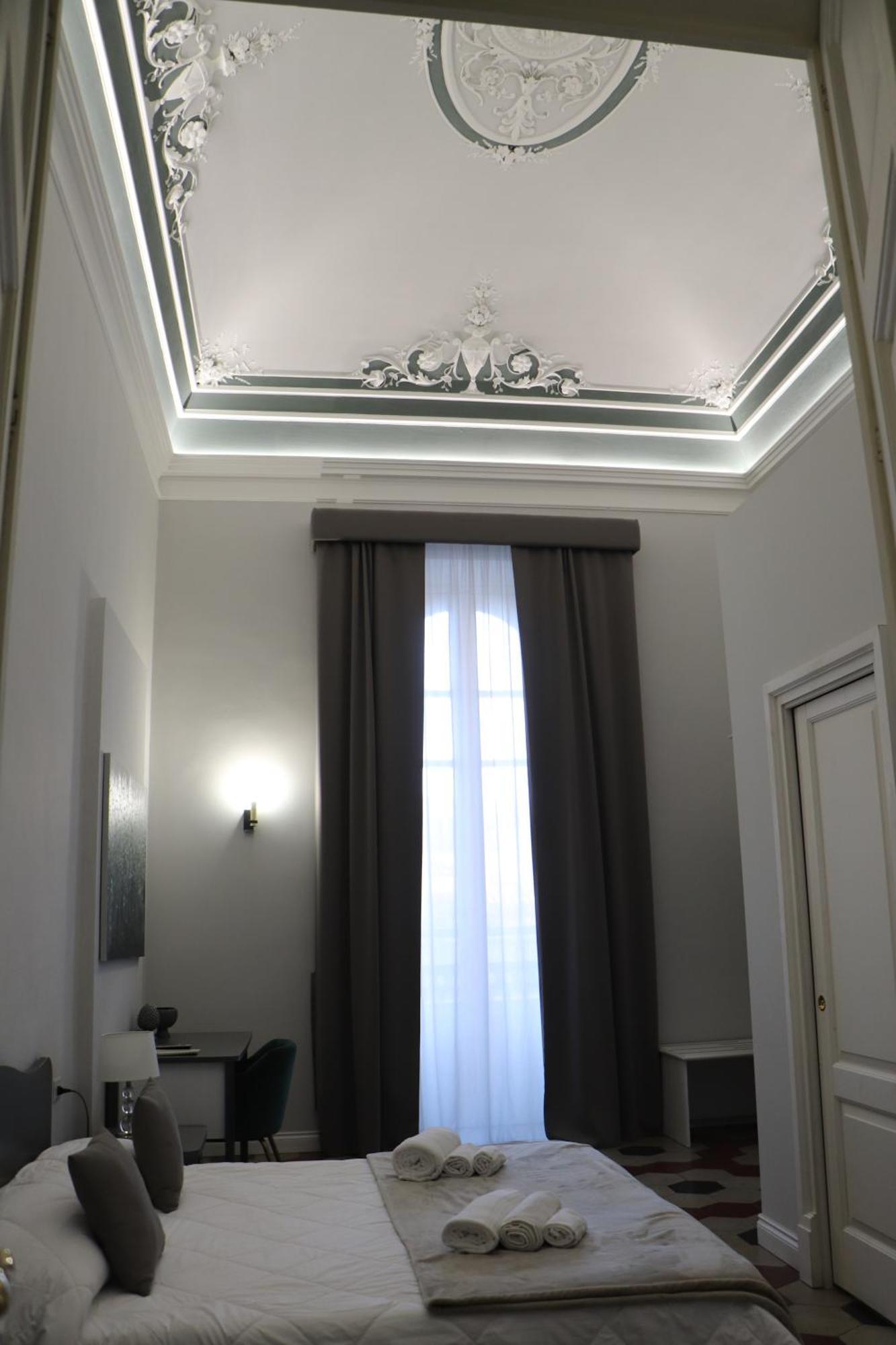 Domus Iole Appartamento Nel Centro Storico Catánia Buitenkant foto